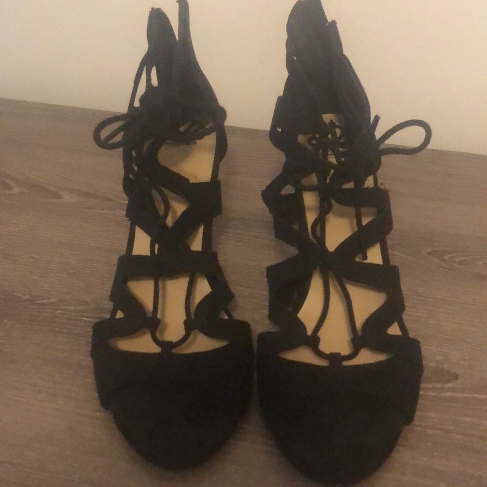 Black heels shoes